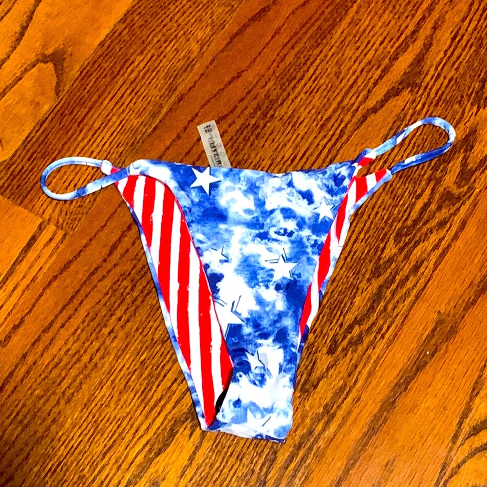 New w tag and liner swim bottom